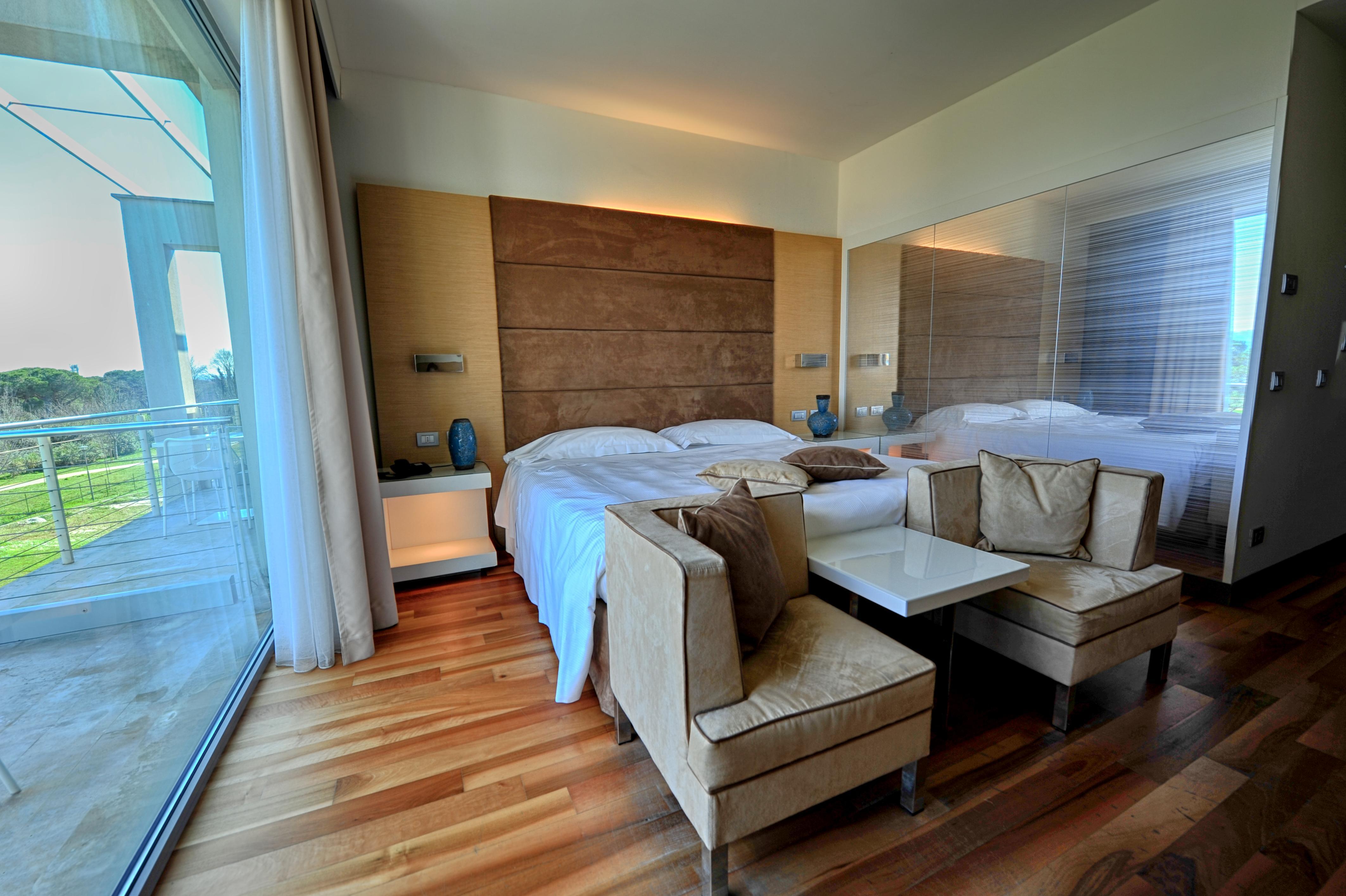 מלון Pisa Tower Plaza מראה חיצוני תמונה A room at the hotel