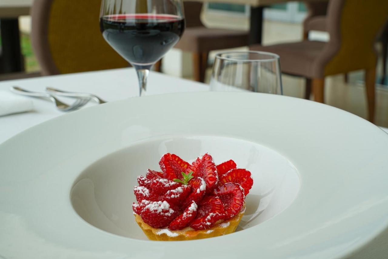 מלון Pisa Tower Plaza מראה חיצוני תמונה A dessert at the restaurant